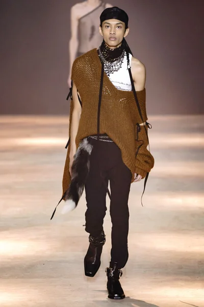 Look 26